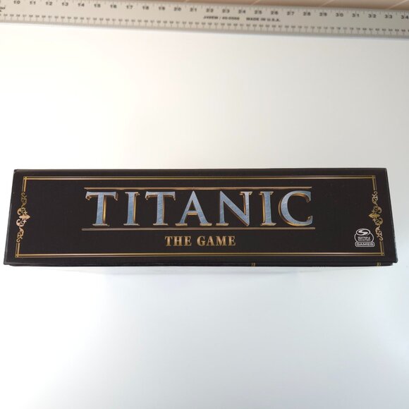 TITANIC The Game 'Escape The Boat Stay Afloat' Board Game New Sealed - Picture 7 of 10